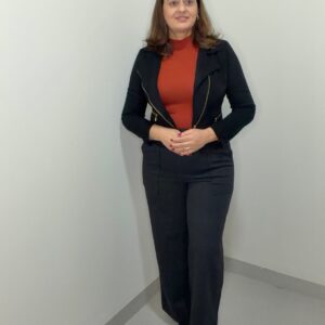 13 Conjunto Blazer Cropped + Pantalona
